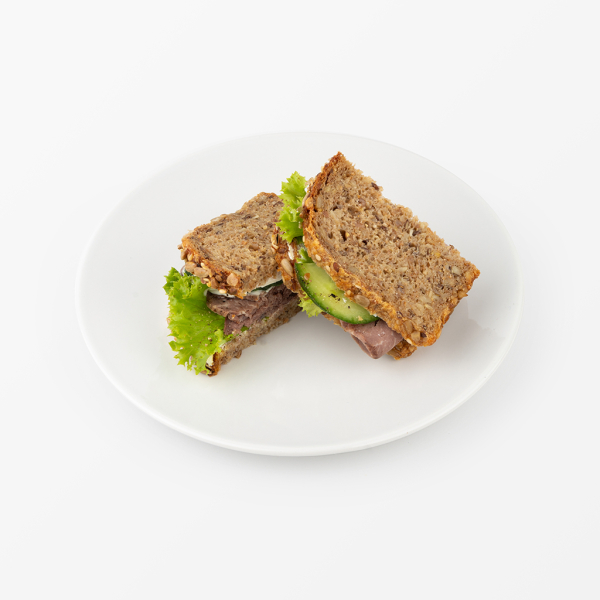 Stullen mit Fleisch belegt