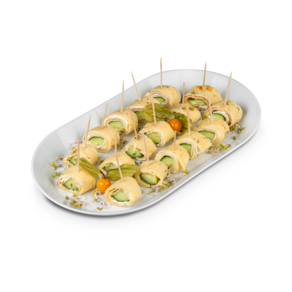 Crepe-Röllchen mit Gurke + Frischkäse am Spieß