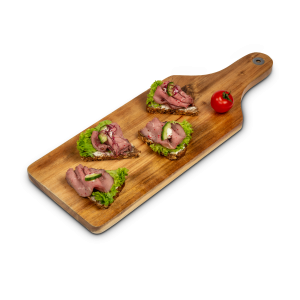 Canapes mit Roastbeef belegt (Bio-Brot)